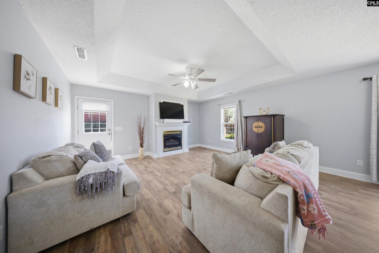 3402 Landmark Drive  Photo 5