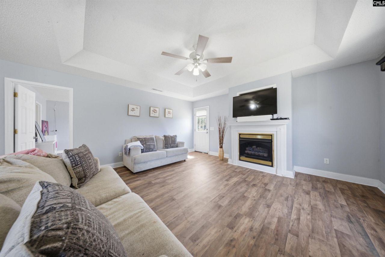 3402 Landmark Drive  Photo 6