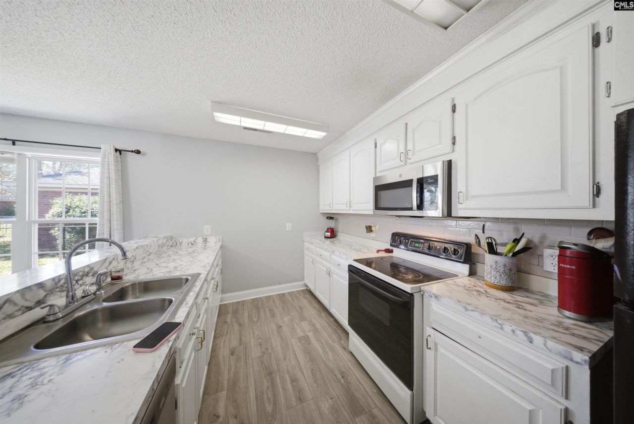 3402 Landmark Drive  Photo 8