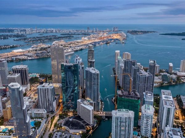 200 Biscayne Boulevard Way , Unit 5010, Miami, FL 33131