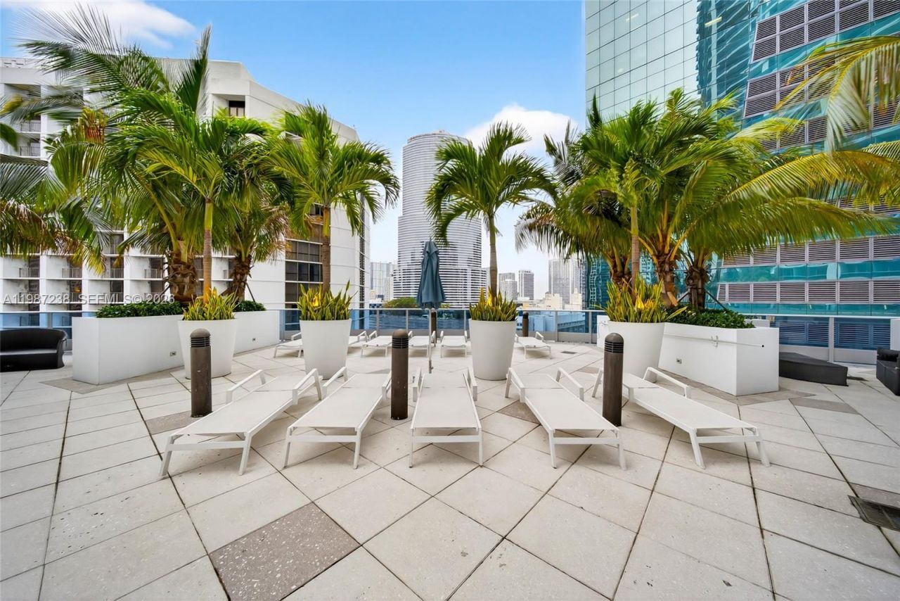 200 Biscayne Boulevard Way, Unit 5010, Miami, FL 33131 Photo