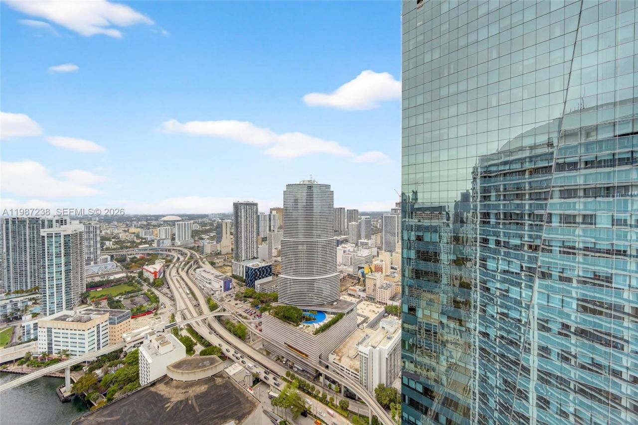 200 Biscayne Boulevard Way, Unit 5010, Miami, FL 33131 Photo