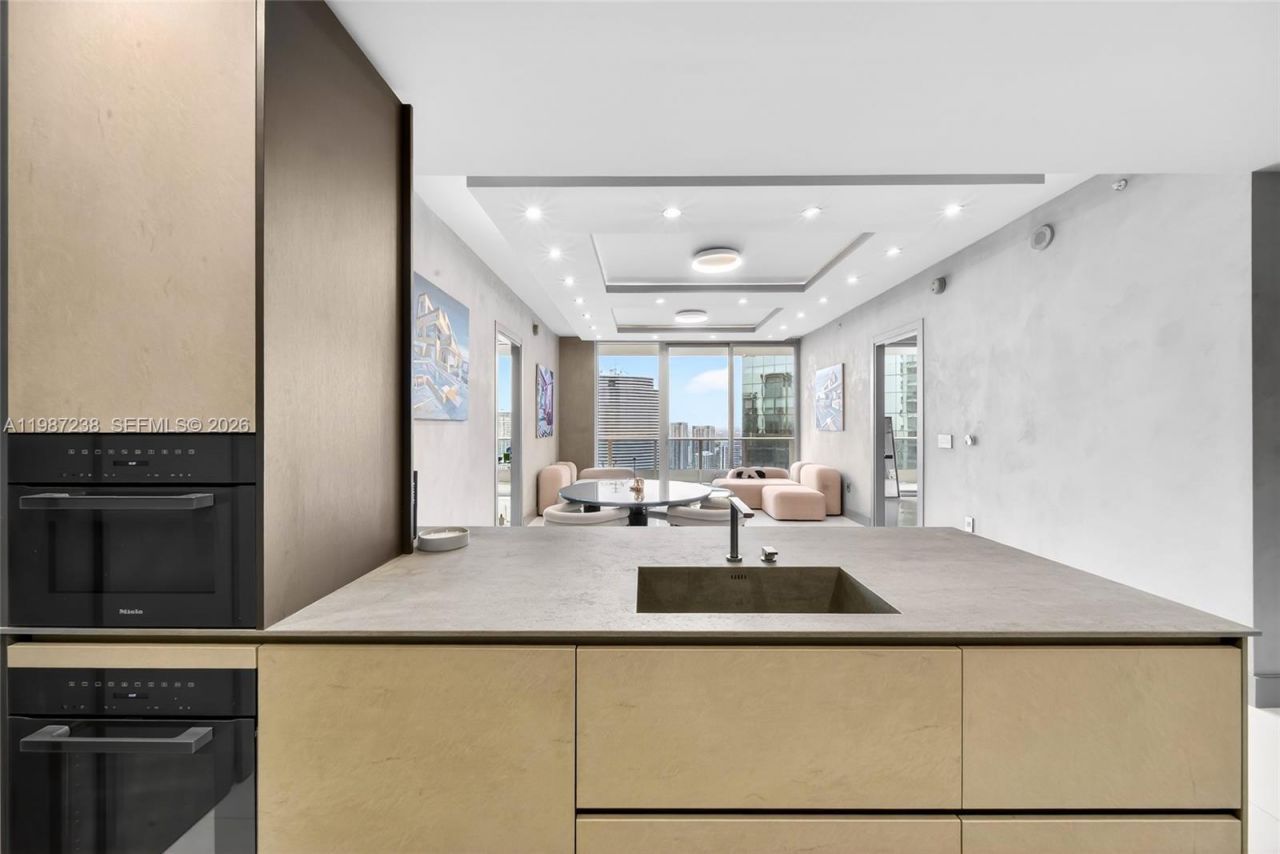 200 Biscayne Boulevard Way, Unit 5010, Miami, FL 33131 Photo