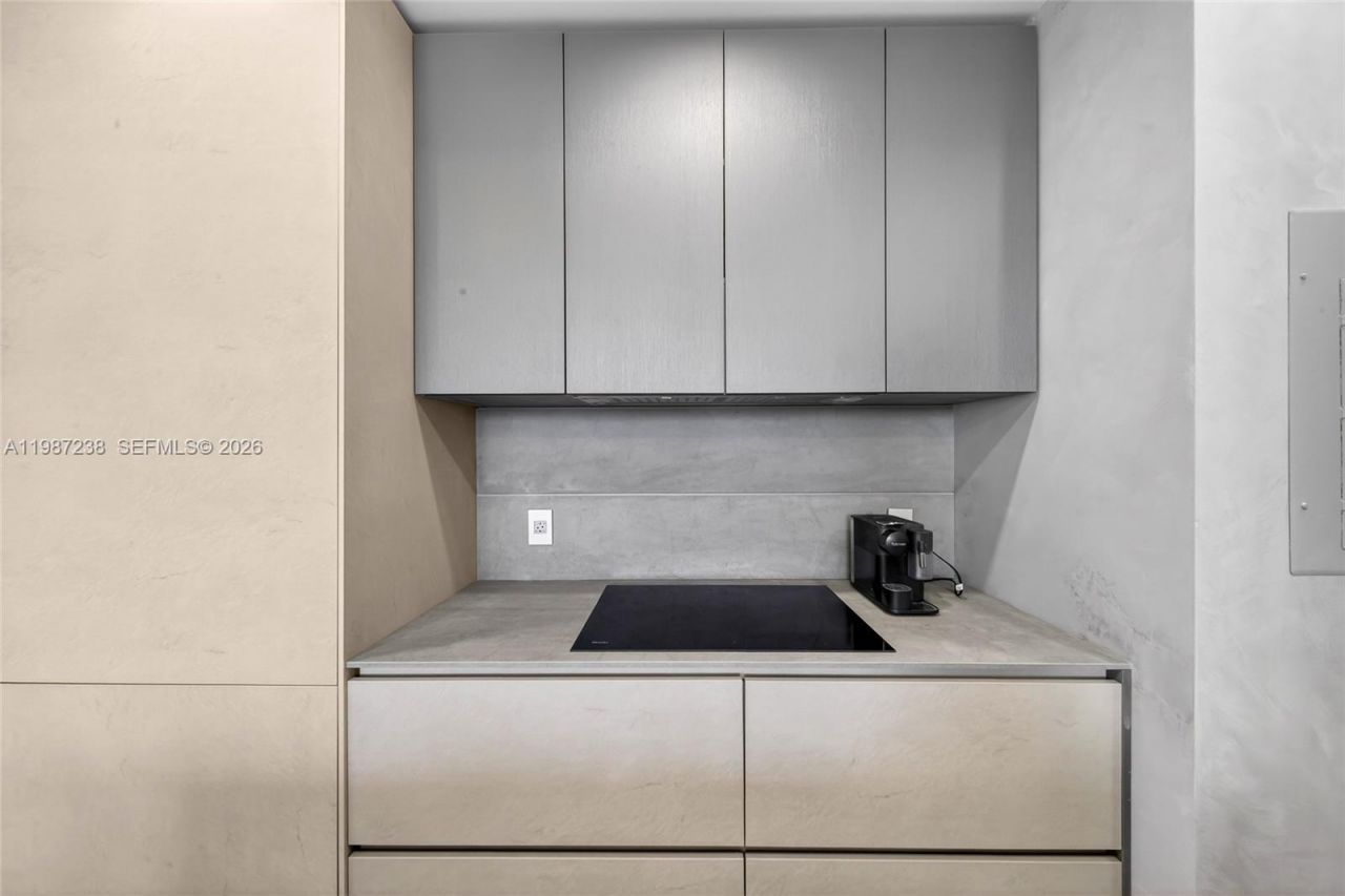 200 Biscayne Boulevard Way, Unit 5010, Miami, FL 33131 Photo