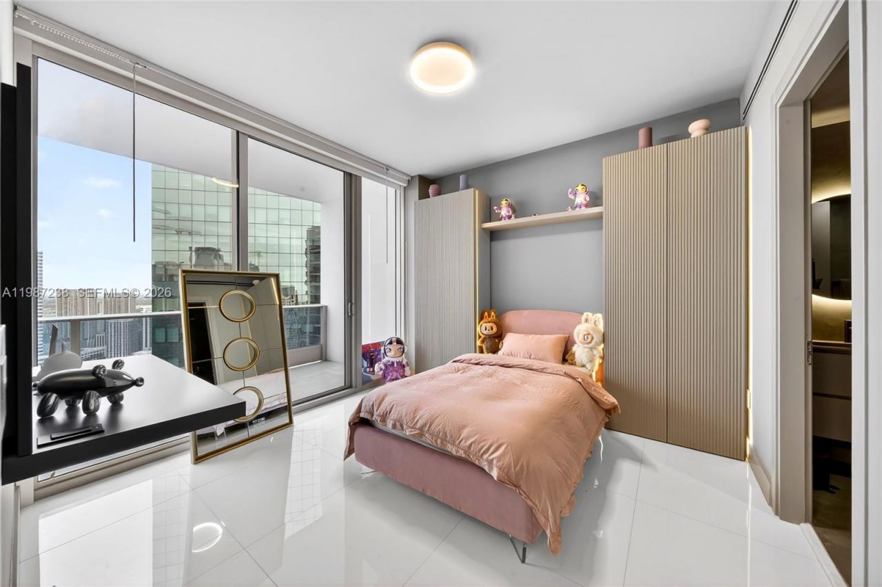 200 Biscayne Boulevard Way, Unit 5010, Miami, FL 33131 Photo