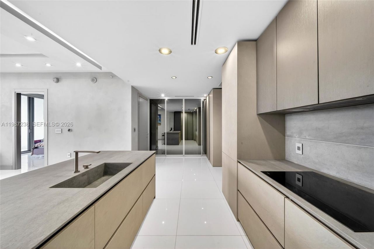 200 Biscayne Boulevard Way , Unit 5010, Miami, FL 33131 Photo