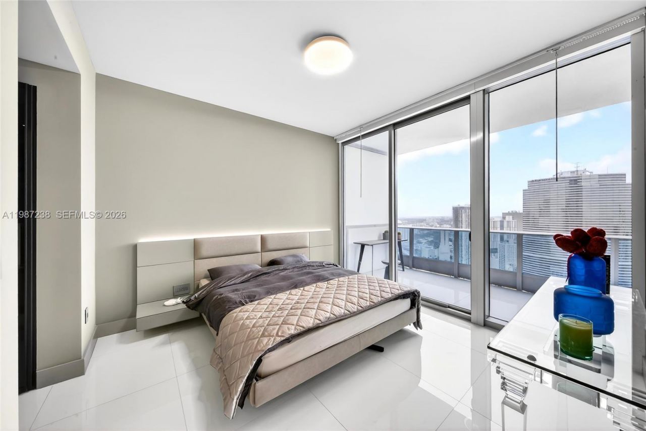 200 Biscayne Boulevard Way, Unit 5010, Miami, FL 33131 Photo