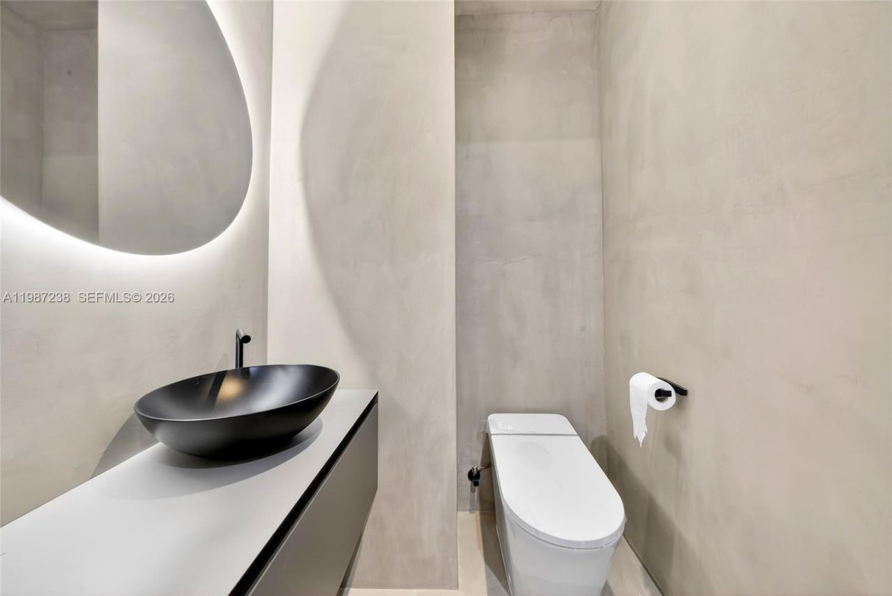 200 Biscayne Boulevard Way , Unit 5010, Miami, FL 33131 Photo