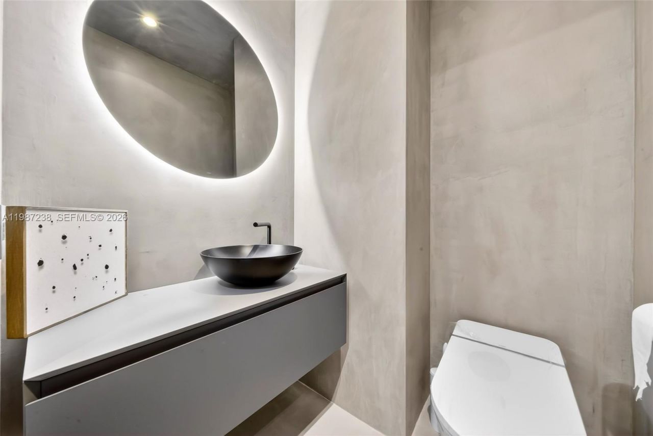 200 Biscayne Boulevard Way , Unit 5010, Miami, FL 33131 Photo