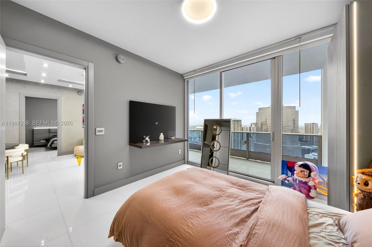 200 Biscayne Boulevard Way , Unit 5010, Miami, FL 33131 Photo