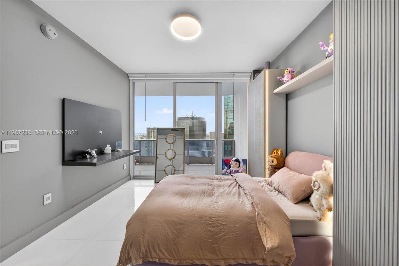 200 Biscayne Boulevard Way , Unit 5010, Miami, FL 33131 Photo