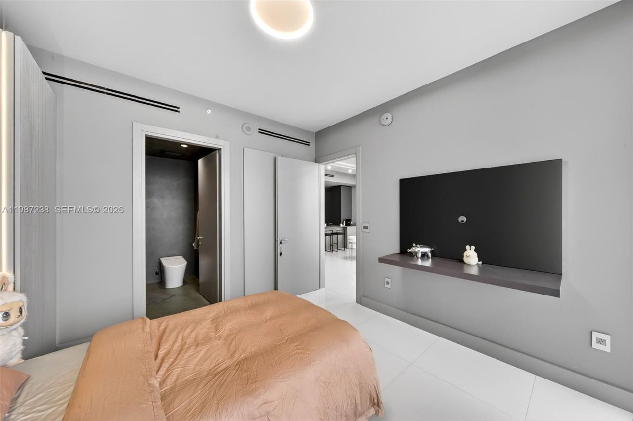 200 Biscayne Boulevard Way , Unit 5010, Miami, FL 33131 Photo