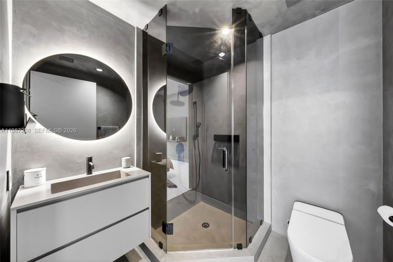 200 Biscayne Boulevard Way , Unit 5010, Miami, FL 33131 Photo