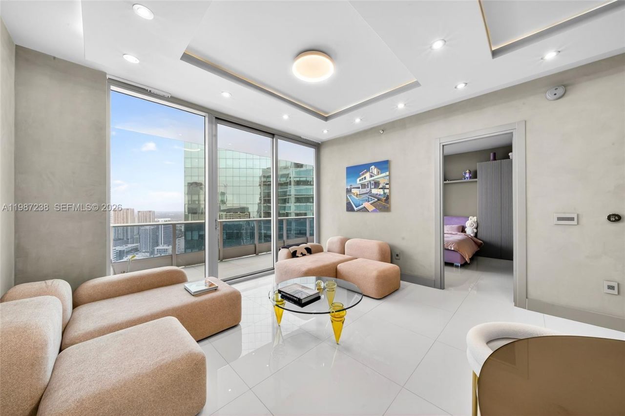 200 Biscayne Boulevard Way, Unit 5010, Miami, FL 33131 Photo