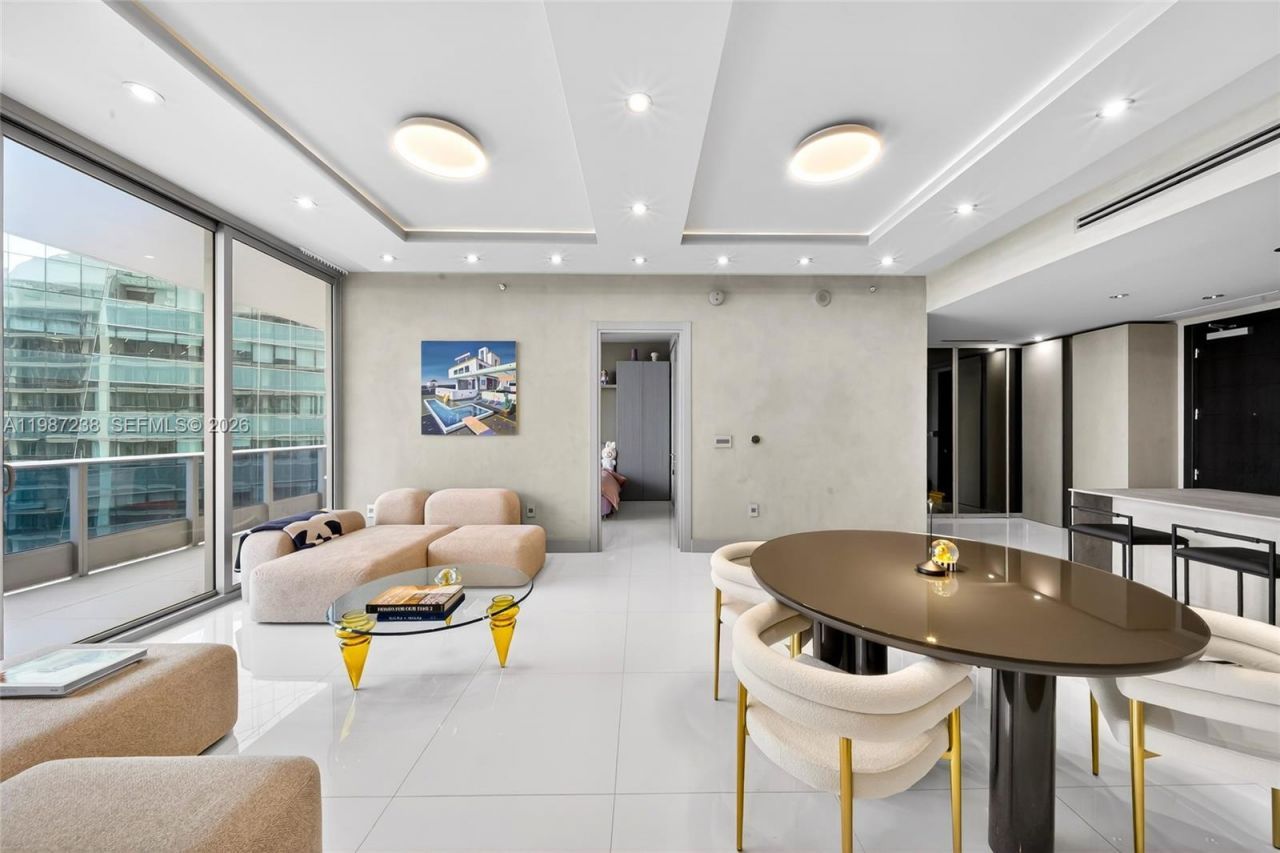 200 Biscayne Boulevard Way, Unit 5010, Miami, FL 33131 Photo