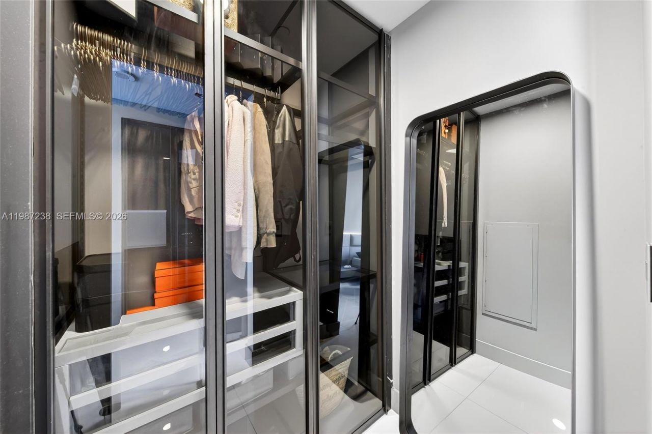 200 Biscayne Boulevard Way , Unit 5010, Miami, FL 33131 Photo