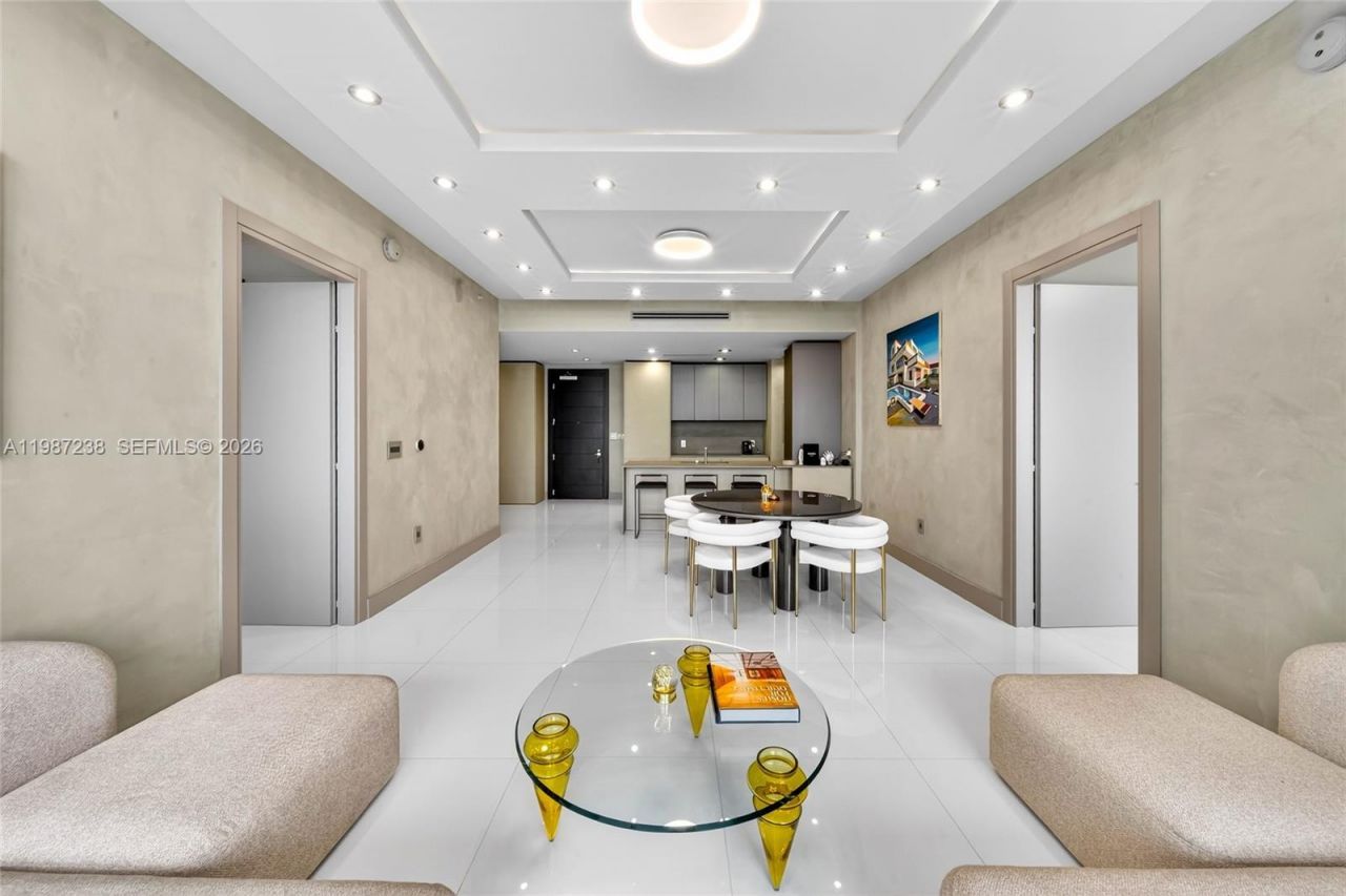 200 Biscayne Boulevard Way, Unit 5010, Miami, FL 33131 Photo