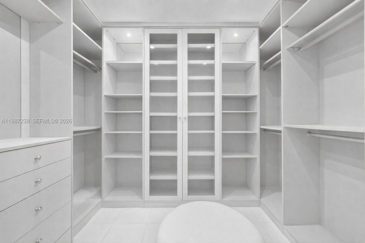 200 Biscayne Boulevard Way , Unit 5010, Miami, FL 33131 Photo