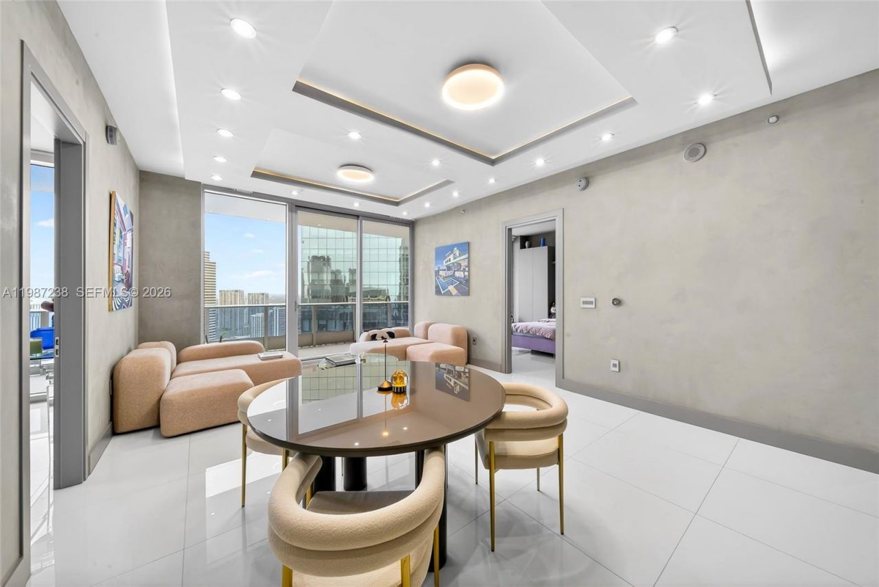 200 Biscayne Boulevard Way , Unit 5010, Miami, FL 33131 Photo