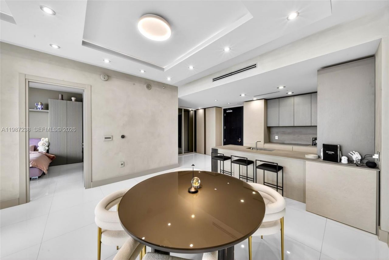 200 Biscayne Boulevard Way , Unit 5010, Miami, FL 33131 Photo