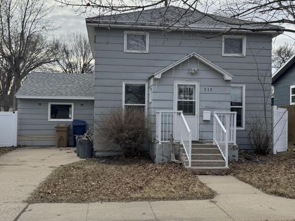 313 9TH STREET SE, Watertown, SD 57201