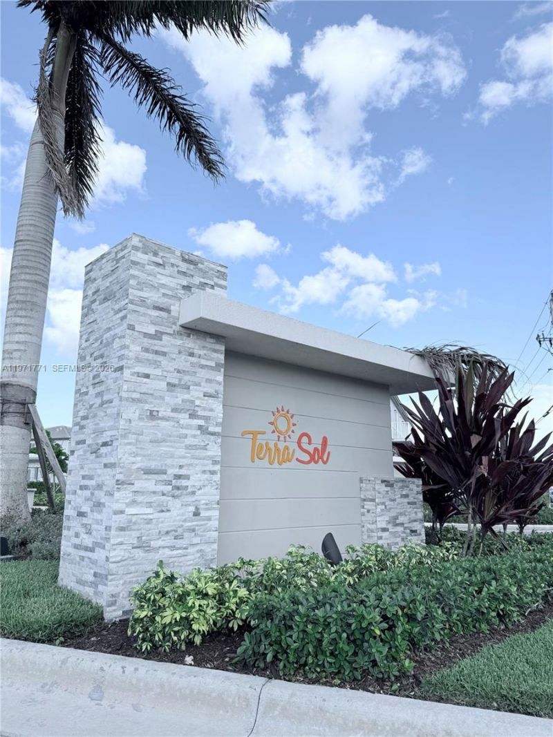 1427 SE 7th Ter , Unit 1427, Homestead, FL 33034 Photo