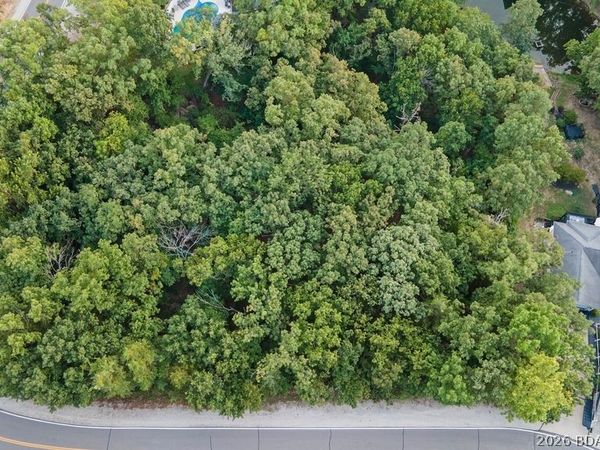 27 Regency Cove Drive, Lake Ozark, MO 65049