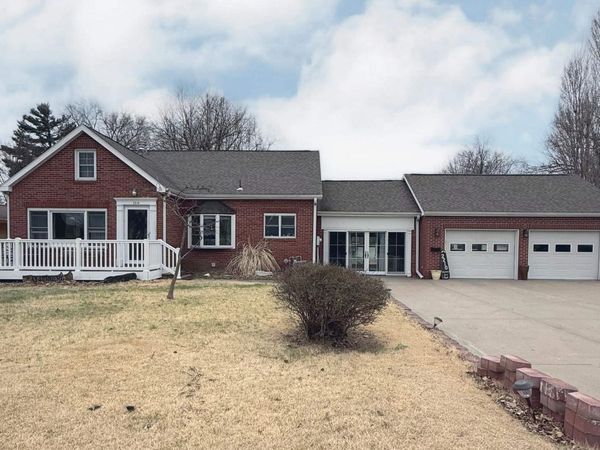 2210 Grand Avenue, Keokuk, IA 52632