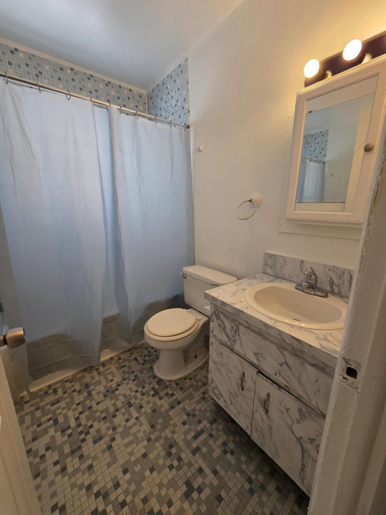 4760 NW 24th Court, Unit B211, Lauderdale Lakes, FL 33313 Photo