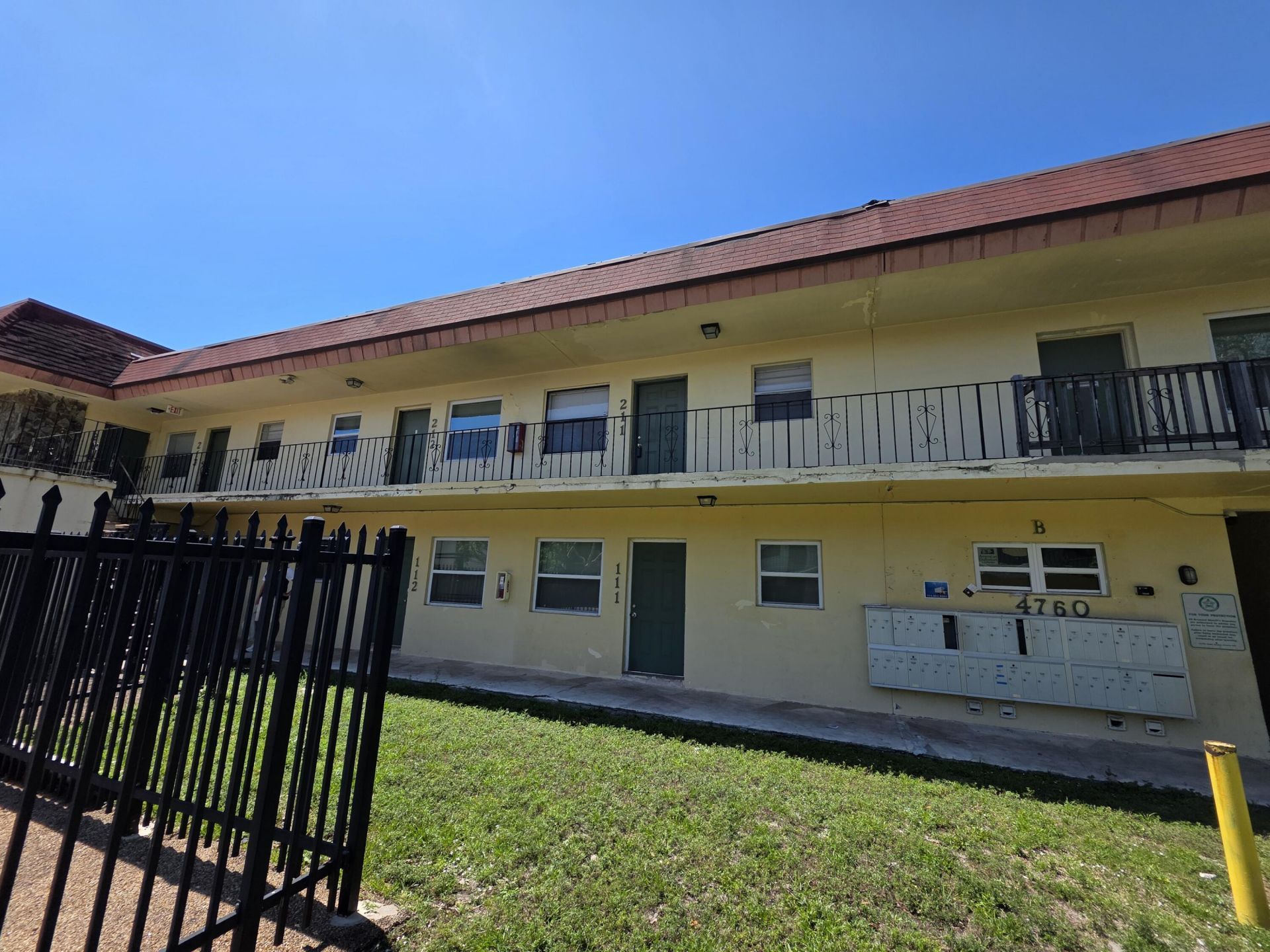 4760 NW 24th Court, Unit B211, Lauderdale Lakes, FL 33313 Photo