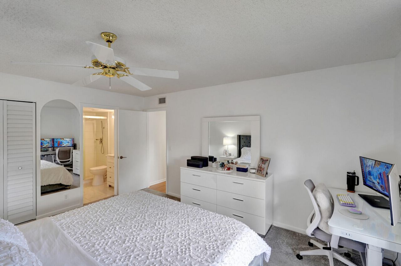 614 Sea Pine Way, Unit C2, West Palm Beach, FL 33415 Photo