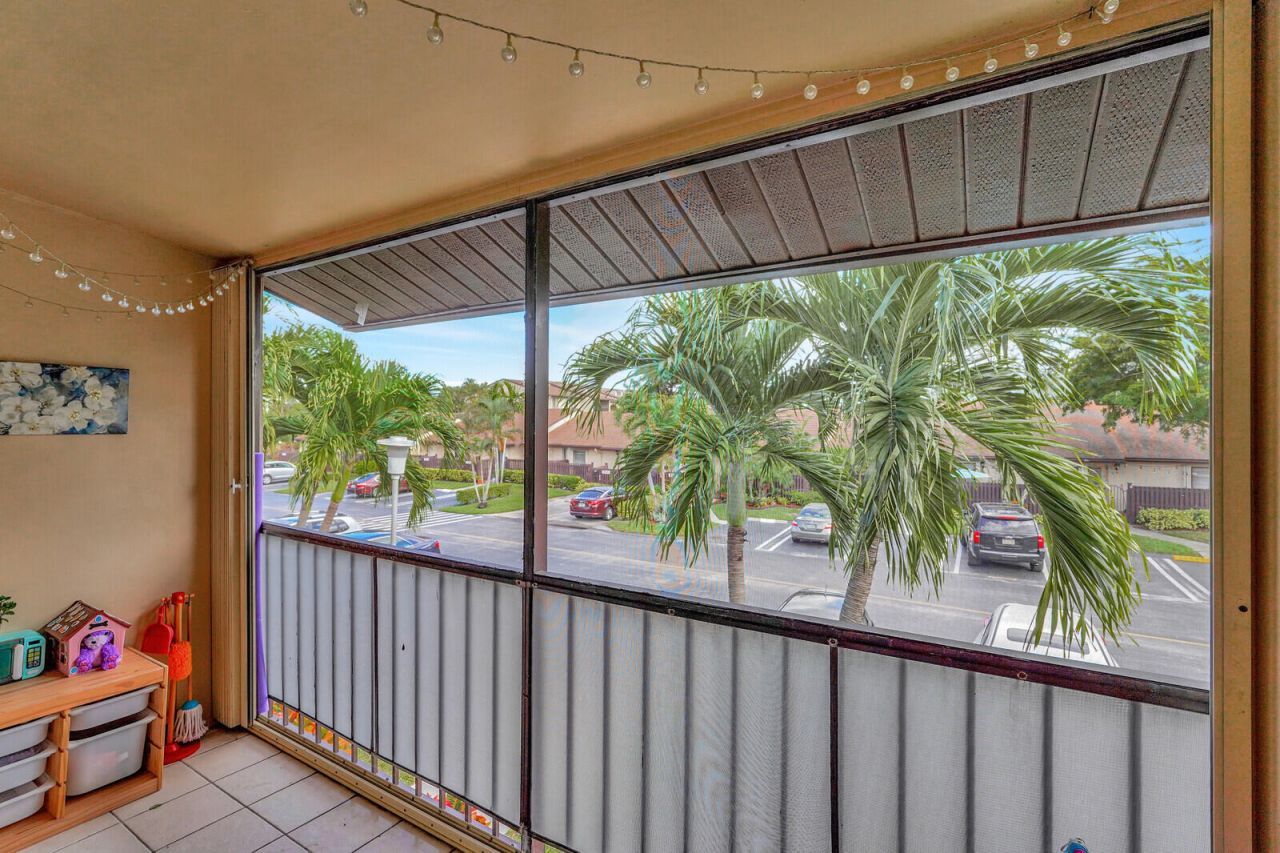 614 Sea Pine Way, Unit C2, West Palm Beach, FL 33415 Photo