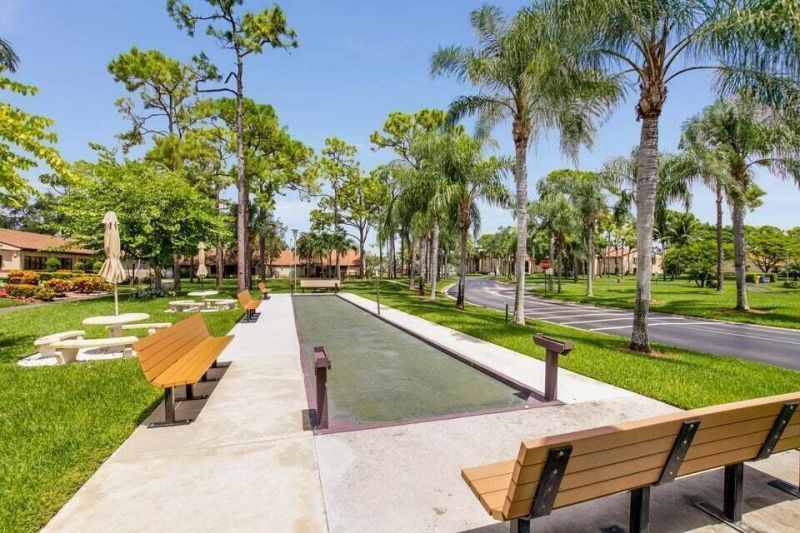 614 Sea Pine Way, Unit C2, West Palm Beach, FL 33415 Photo