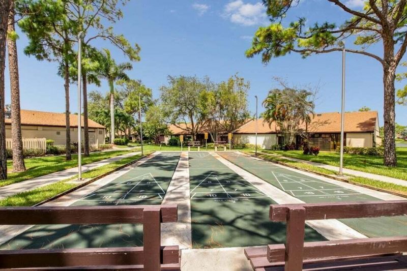 614 Sea Pine Way, Unit C2, West Palm Beach, FL 33415 Photo