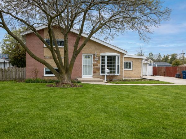 327 Morse Drive, Northlake, IL 60164