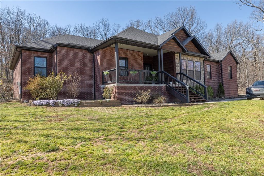 212 Madison 7308, Huntsville, AR 72740 Main Photo