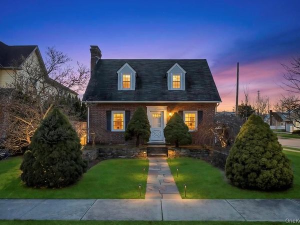 345 Plainfield Street , Westbury, NY 11590