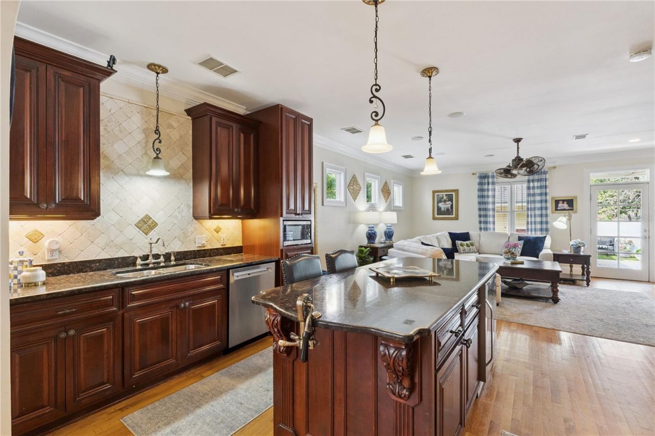 1232 Poinsettia Avenue , Orlando, FL 32804 Photo