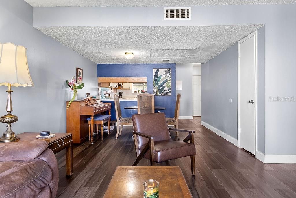 4269 S Semoran Boulevard , Unit 14, Orlando, FL 32822 Photo