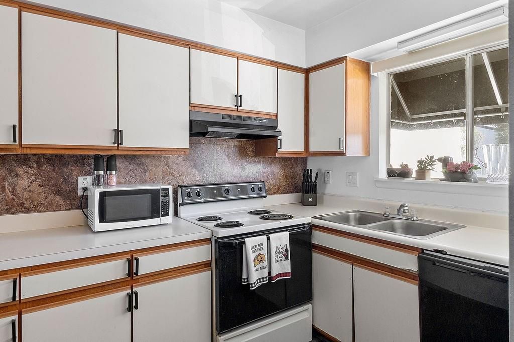 4269 S Semoran Boulevard , Unit 14, Orlando, FL 32822 Photo