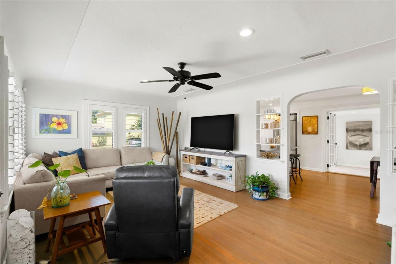 4073 9th Avenue N, Saint Petersburg, FL 33710 Photo