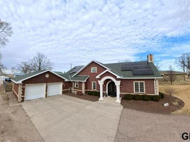 6192 Shady Lake Road, Columbus, NE 68601