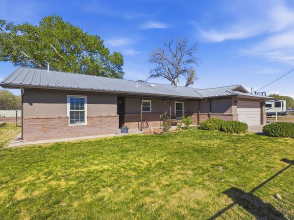 21 Kennedy Drive , Los Lunas, NM 87031