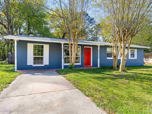 919 Blue Springs Dr, Pensacola, FL 32505