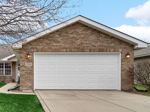 1205 W 84th Lane, Merrillville, IN 46410