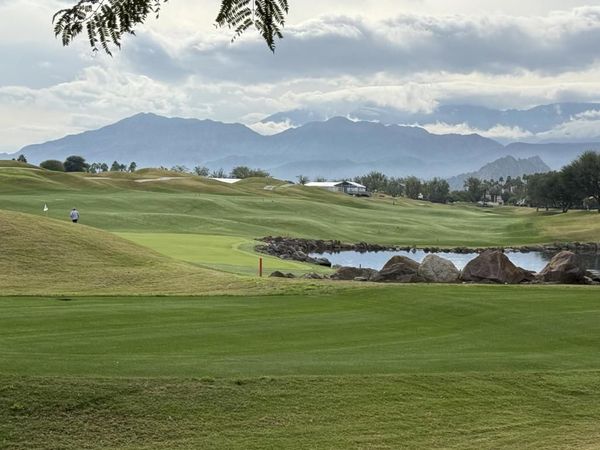 54446 Oaktree, La Quinta, CA 92253