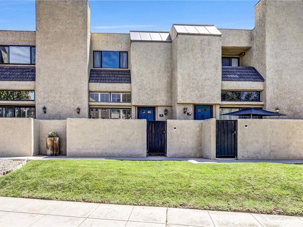 984 W Riverside Drive, Burbank, CA 91506