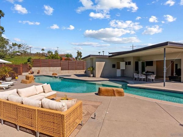 3590 Chasewood Dr., San Diego, CA 92111