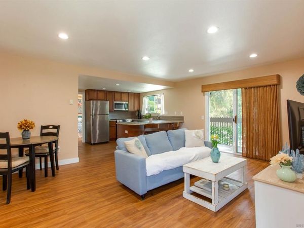 155 Rosebay Dr, Unit 37, Encinitas, CA 92024