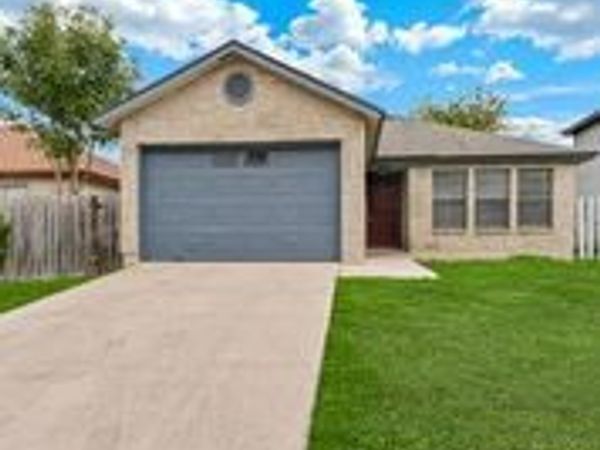 9727 Green Plain Dr, San Antonio, TX 78245